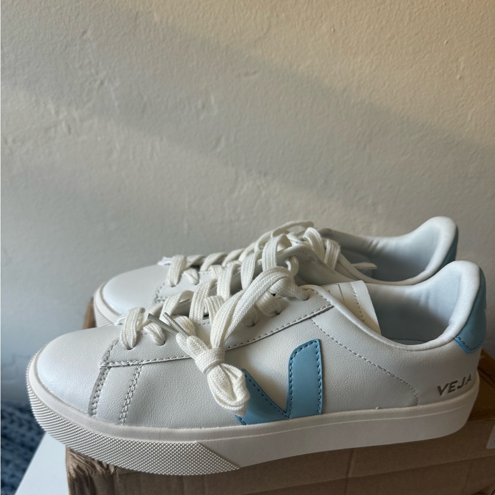 Veja Campo Leather Sneakers Women size 8 - Picture 3 of 6